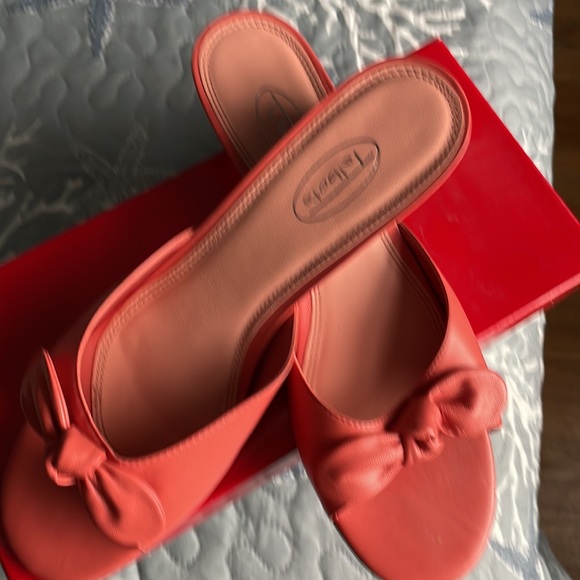 Cute Slide Shoes with now!  Worn once. Like new!  Pinkish ! - Picture 6 of 8